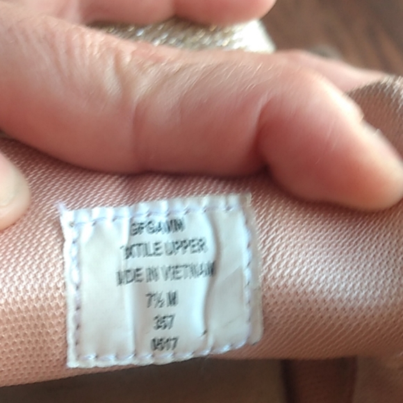 Guess 7.5 bling gym shoes - Picture 3 of 4